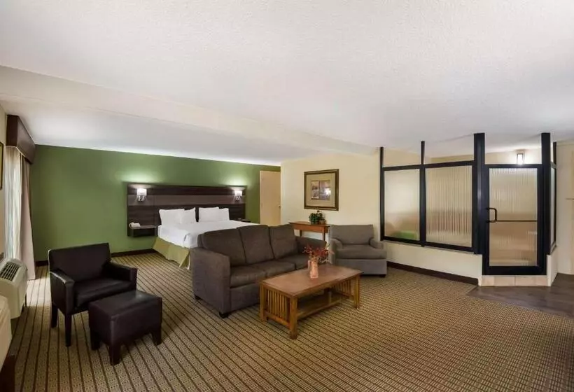 هتل Best Western Prairie Inn & Conference Center