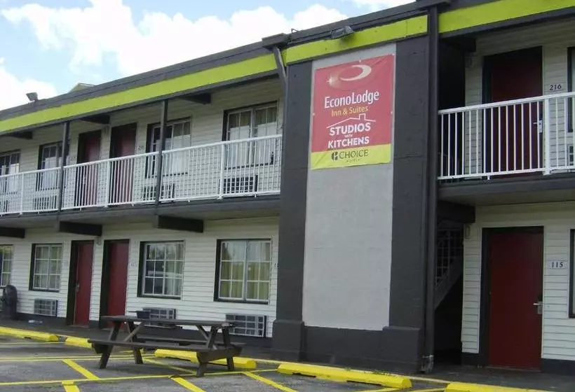 Отель Econo Lodge Inn & Suites