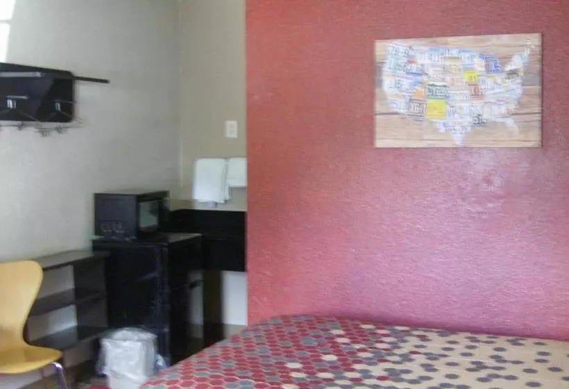 Отель Econo Lodge Inn & Suites