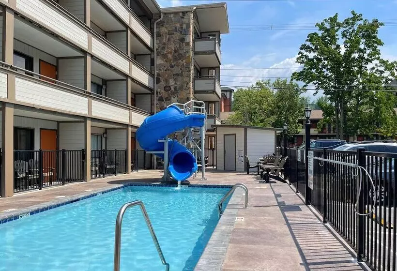 Отель Howard Johnson By Wyndham Downtown Gatlinburg