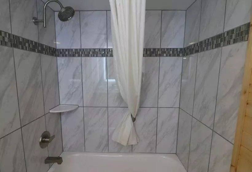 Отель Howard Johnson By Wyndham Downtown Gatlinburg