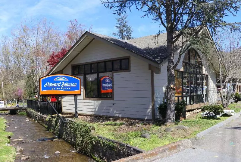 Отель Howard Johnson By Wyndham Downtown Gatlinburg