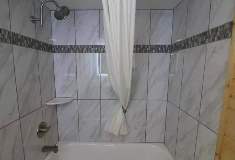 Отель Howard Johnson By Wyndham Downtown Gatlinburg