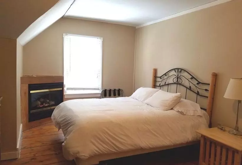 Hotelli Isaac Merrill House