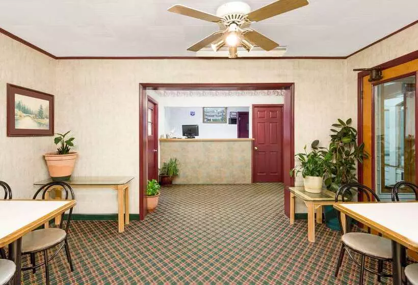 Отель Knights Inn Galax