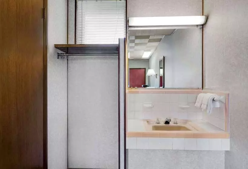 Отель Knights Inn Galax