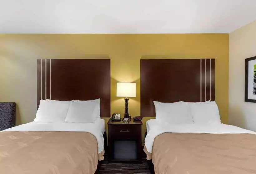Отель Quality Inn Seneca Us123