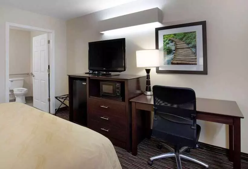 Отель Quality Inn Seneca Us123