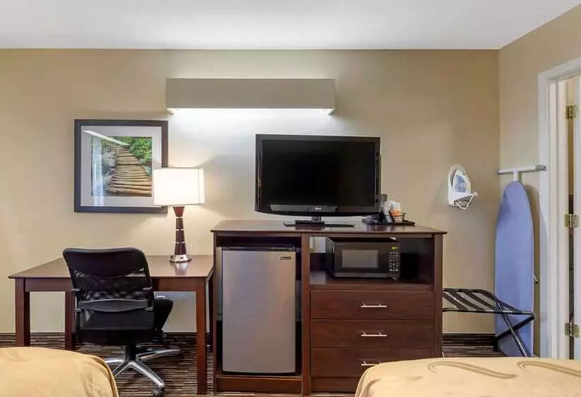 Отель Quality Inn Seneca Us123