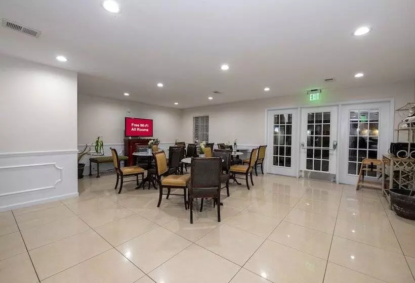 호텔 Red Roof Inn & Suites Wilson