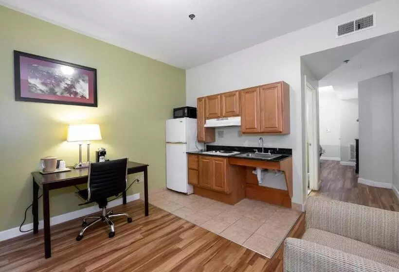 호텔 Red Roof Inn & Suites Wilson