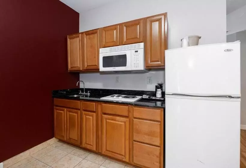 호텔 Red Roof Inn & Suites Wilson