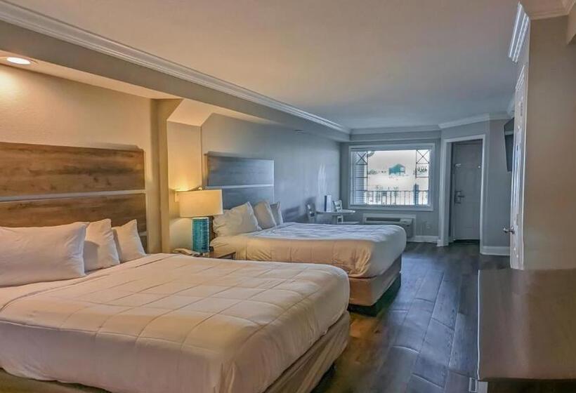 Islander Hotel & Resort