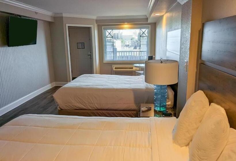 Islander Hotel & Resort