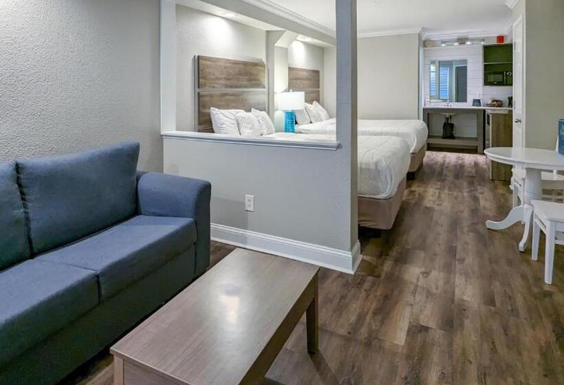 Islander Hotel & Resort