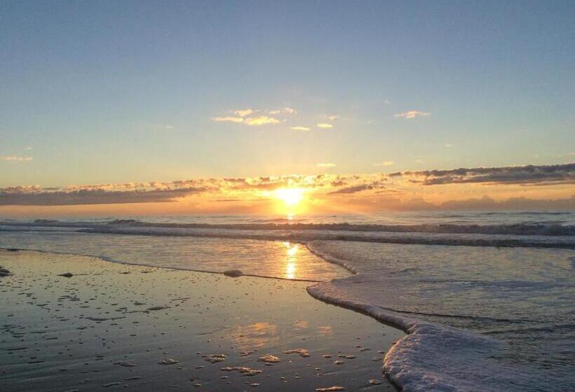 Islander Hotel & Resort