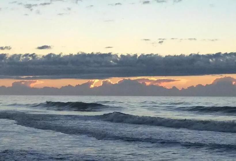 Islander Hotel & Resort