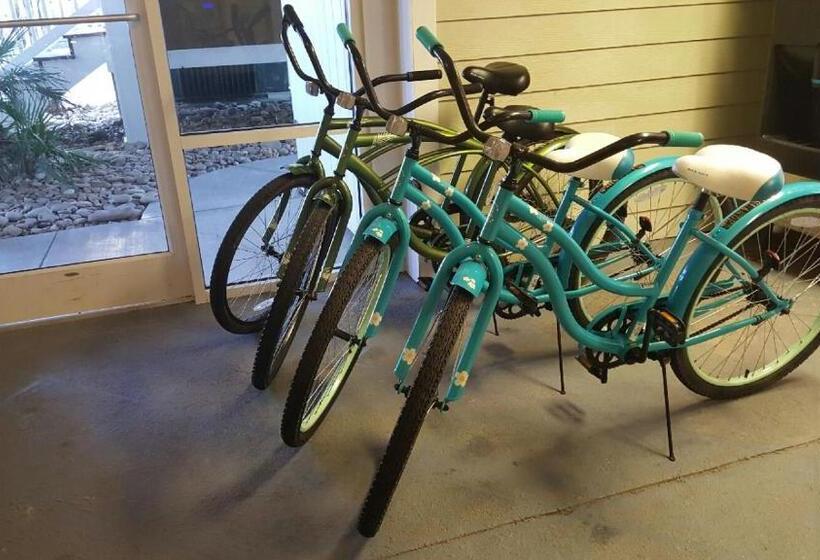 Islander Hotel & Resort