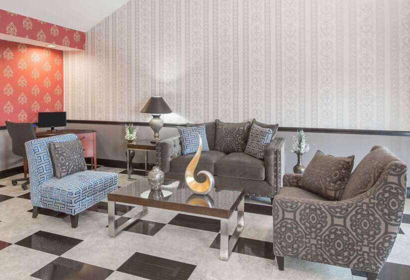 모텔 Baymont By Wyndham Cleveland