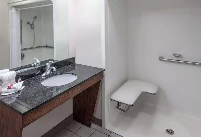 Мотель Baymont By Wyndham Cleveland