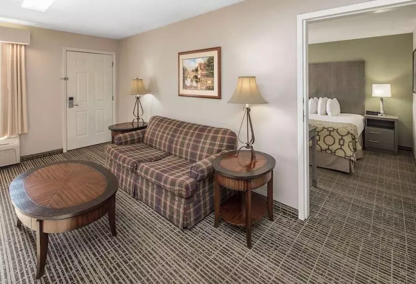 Мотель Baymont By Wyndham Cleveland