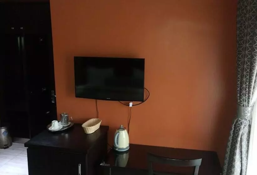 Hard Break Hotel And Suite