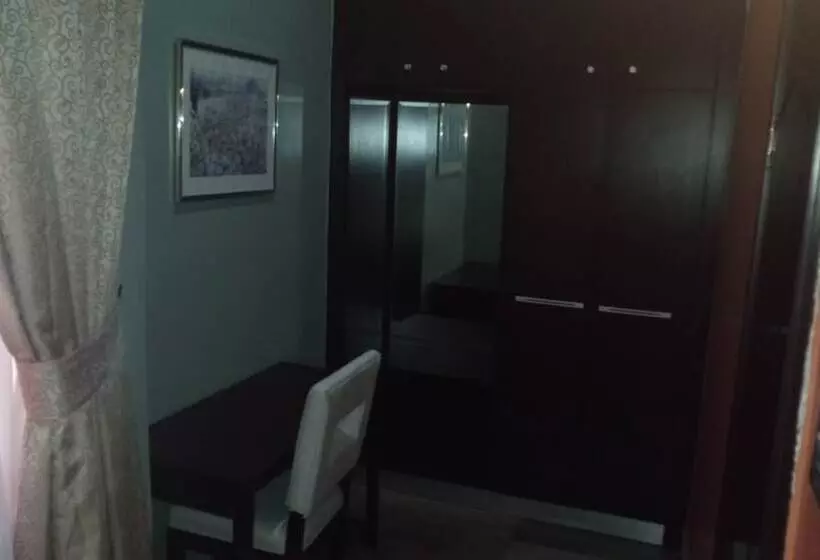 Hard Break Hotel And Suite