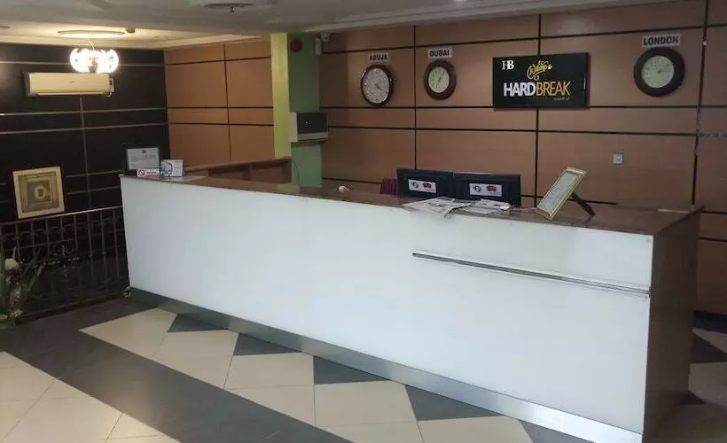 Hard Break Hotel And Suite