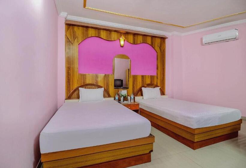 هتل O C K International