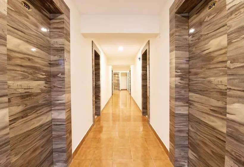 ホテル Capital O 49120 Ak International Rooms