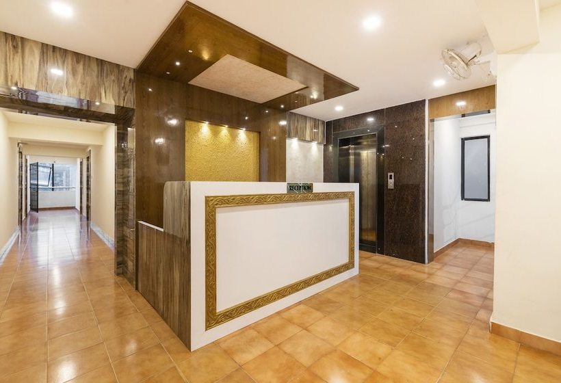 בית מלון כפרי Capital O 49120 Ak International Rooms