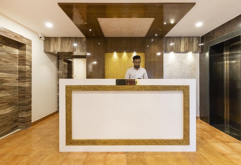 בית מלון כפרי Capital O 49120 Ak International Rooms