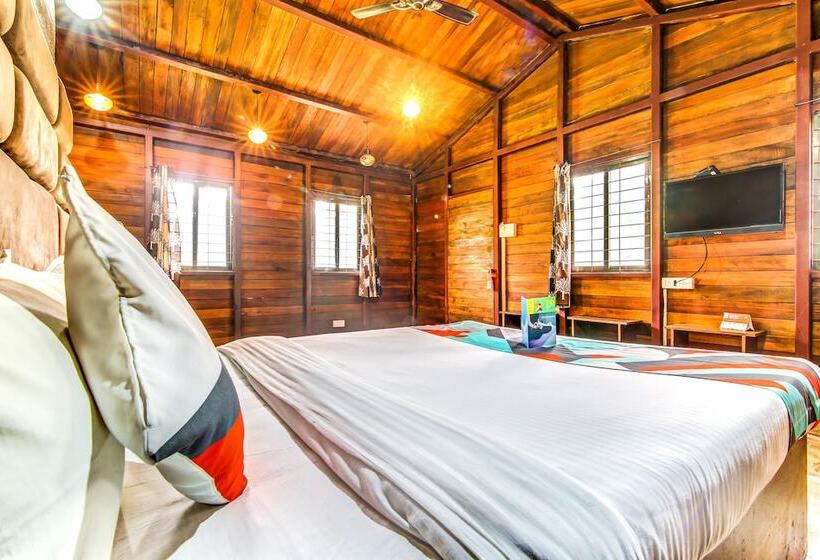 Отель Fabexpress Calangute Beach Resort