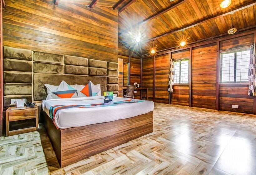 Отель Fabexpress Calangute Beach Resort