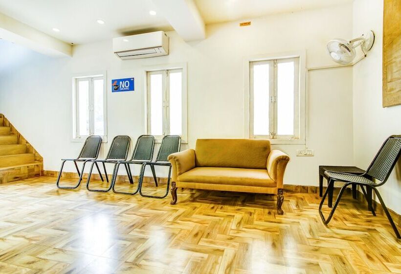 Отель Fabexpress Calangute Beach Resort