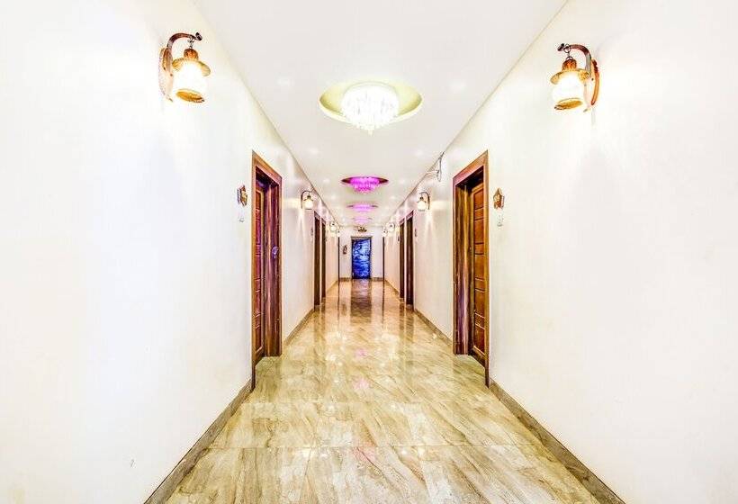 Отель Fabexpress Calangute Beach Resort