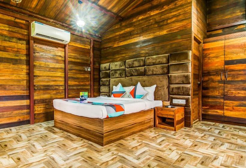 Отель Fabexpress Calangute Beach Resort