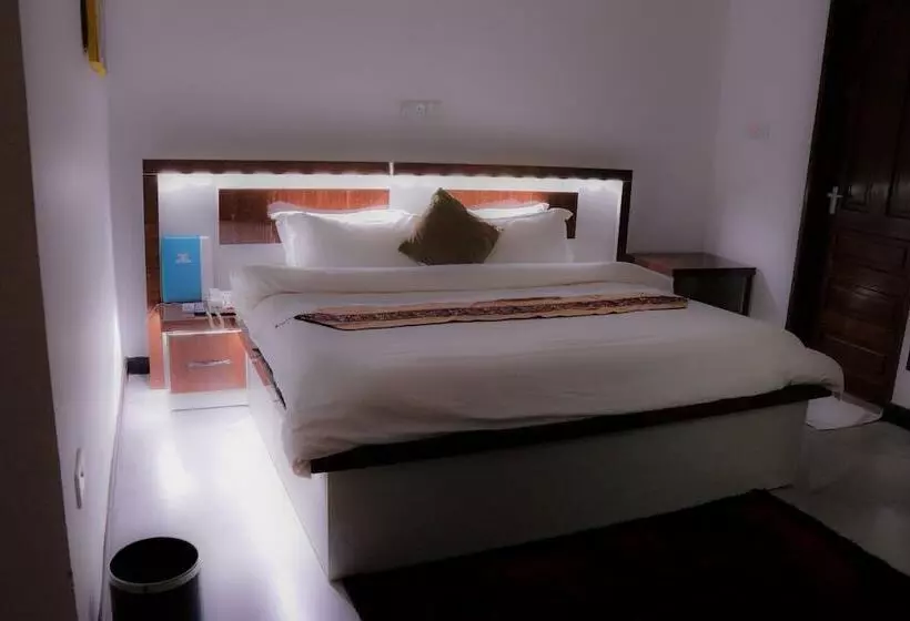 هتل Fantasy Village