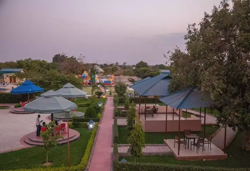 هتل Fantasy Village