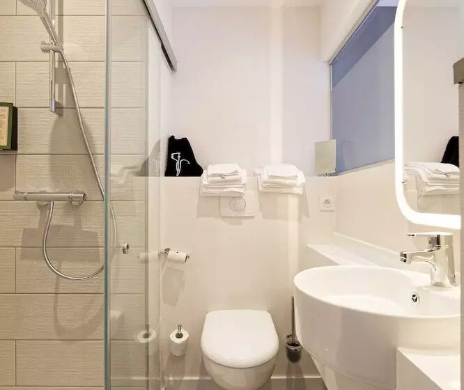 Hotelli Contact Hôtel De La Gare Et Son Restaurant Côte à Côte