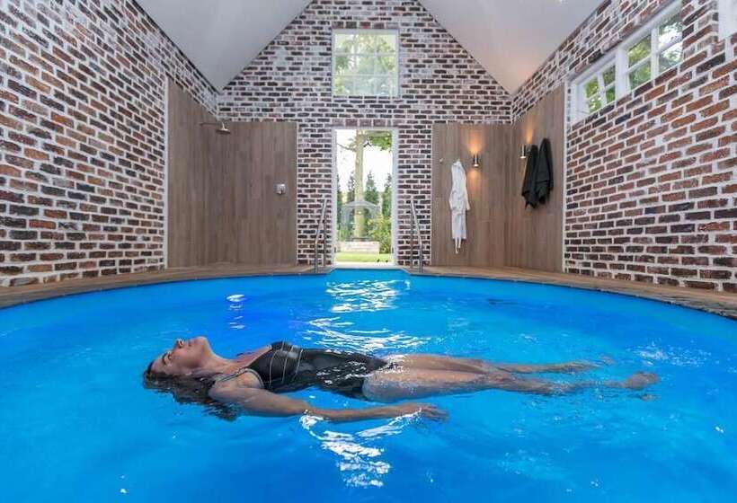 Отель Oxford Healthcare Retreat