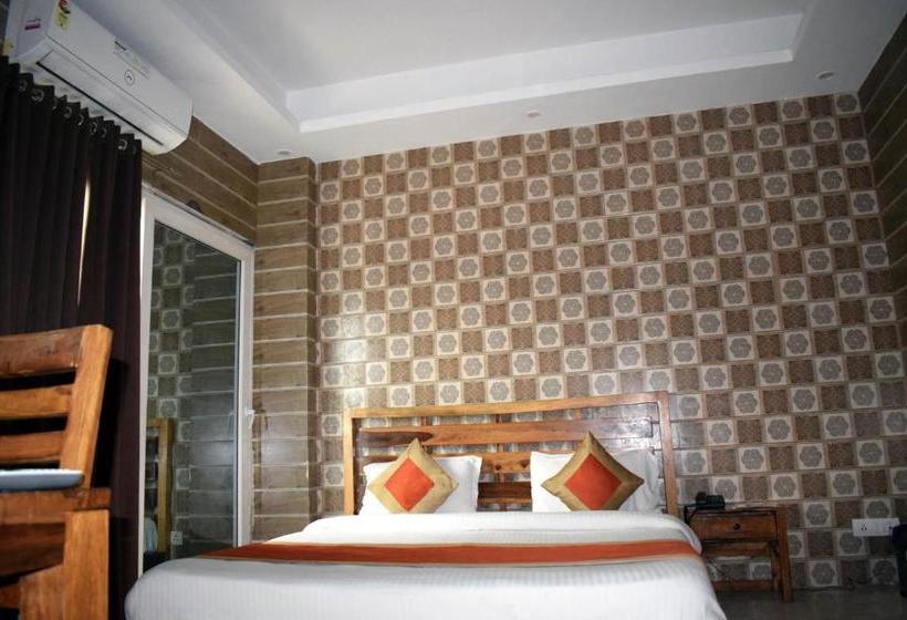 Hotel Palm Tree Sector 31