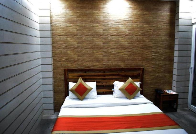 Hotel Palm Tree Sector 31