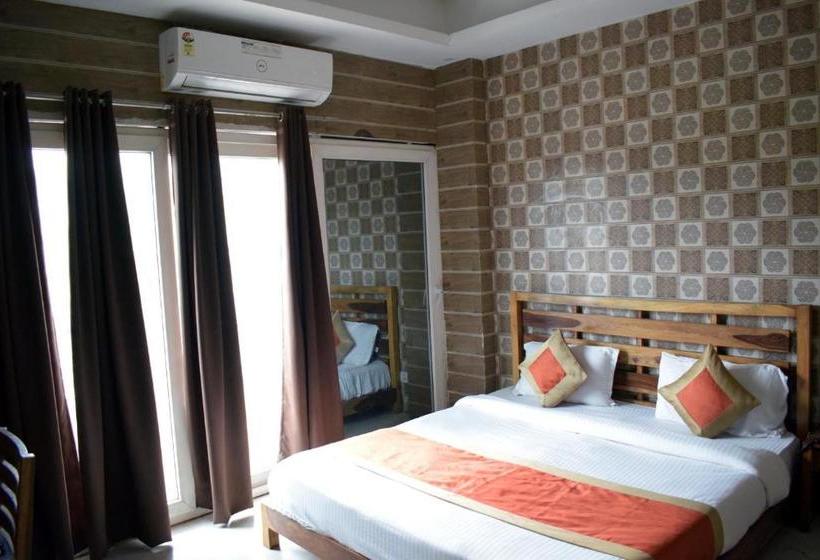 Hotel Palm Tree Sector 31