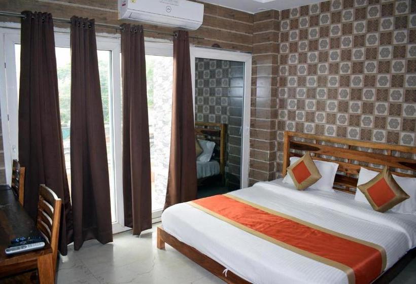 Hotel Palm Tree Sector 31