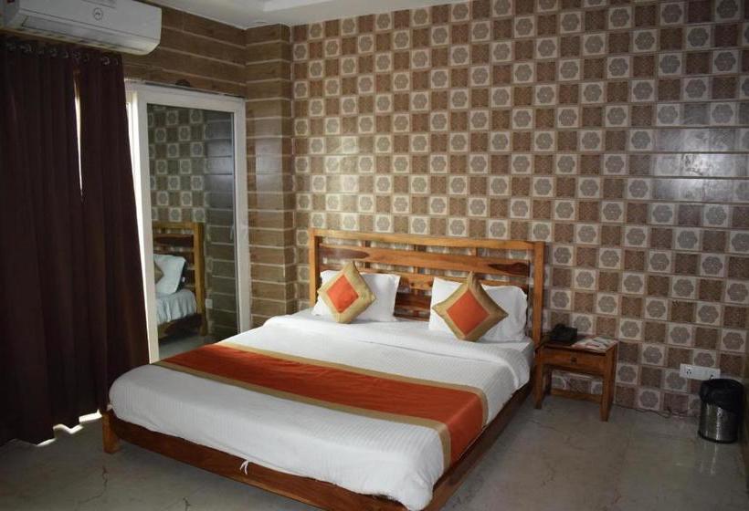 Hotel Palm Tree Sector 31