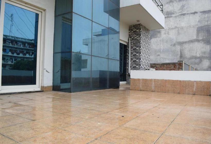 Hotel Palm Tree Sector 31