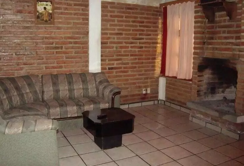 Hotelli Posada De Los Reyes