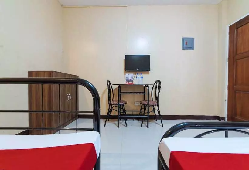 ペンション Reddoorz @ Lagao General Santos