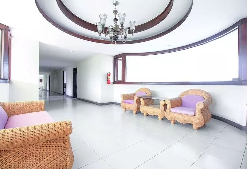 White Inn Hotel By Oyo Rooms